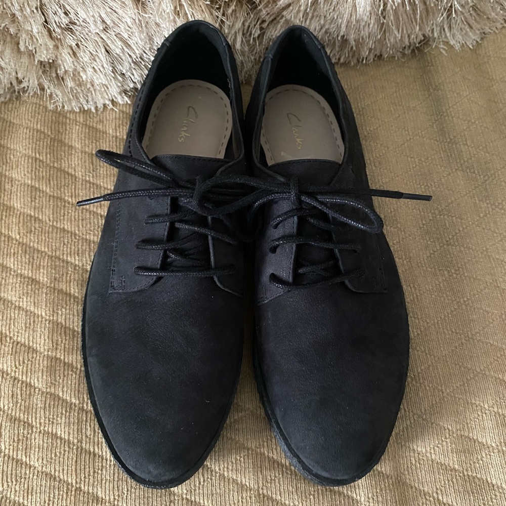 Clarks comfortable black suede laceup